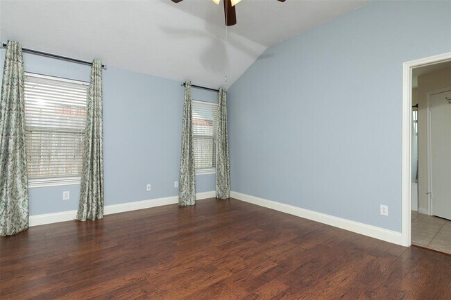 Building Photo - 2935 Auburn Dr