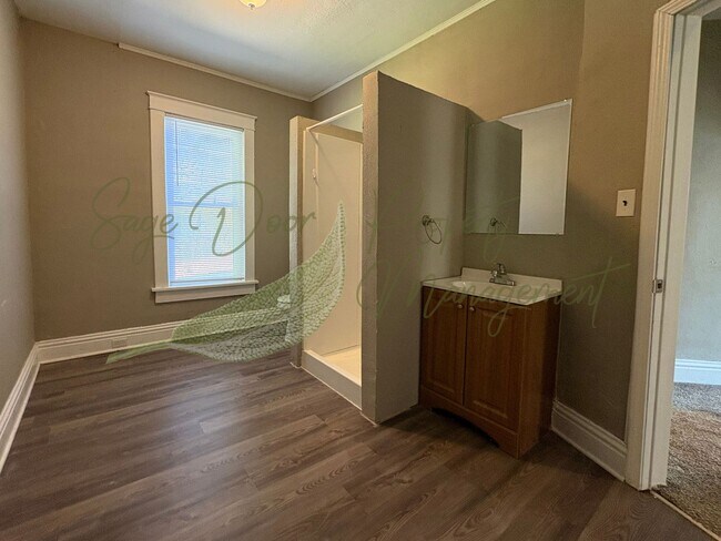 Building Photo - 102 Kansas City Ave S