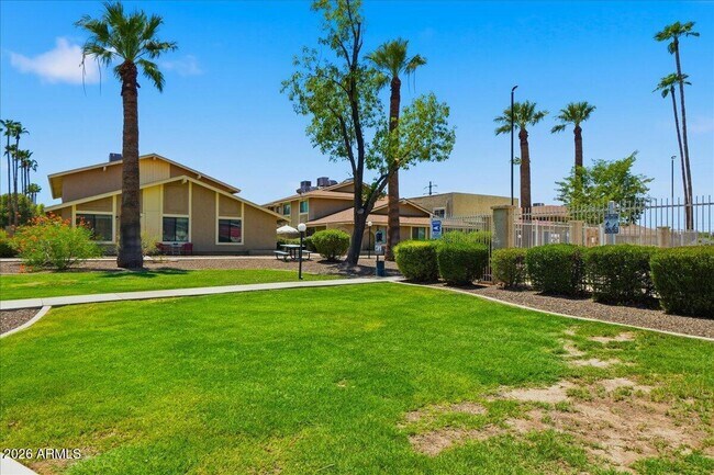 Building Photo - 1241 N Granite Reef Rd