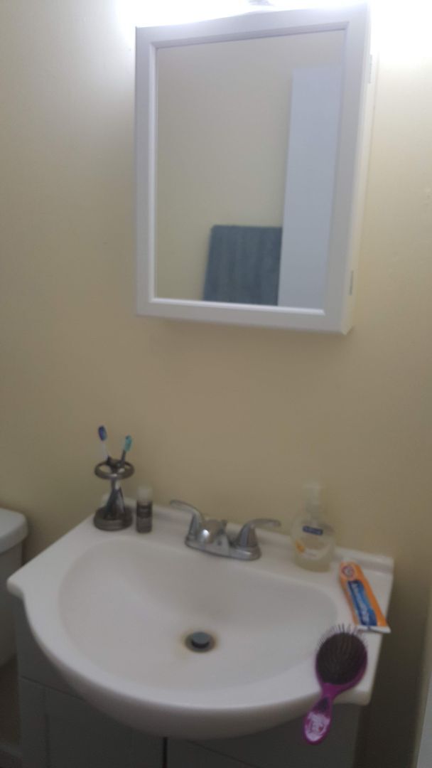 Building Photo - 356 E 13th Ave