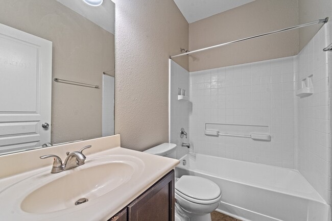 Building Photo - 815 Messina Ln