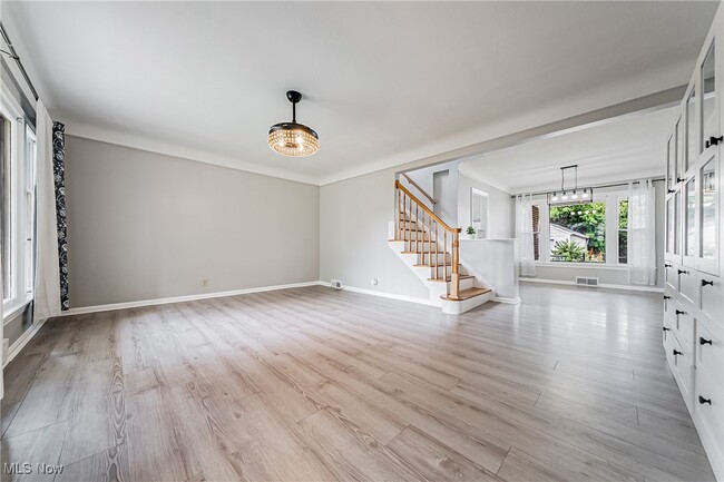 Building Photo - 24111 Edgehill Dr