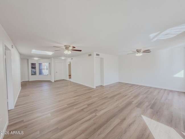 Building Photo - 2533 E Wagoner Rd