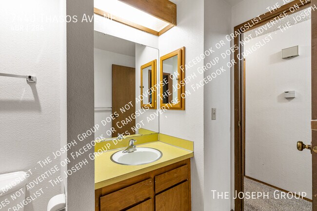 Building Photo - 7440 Thasos Ave NE