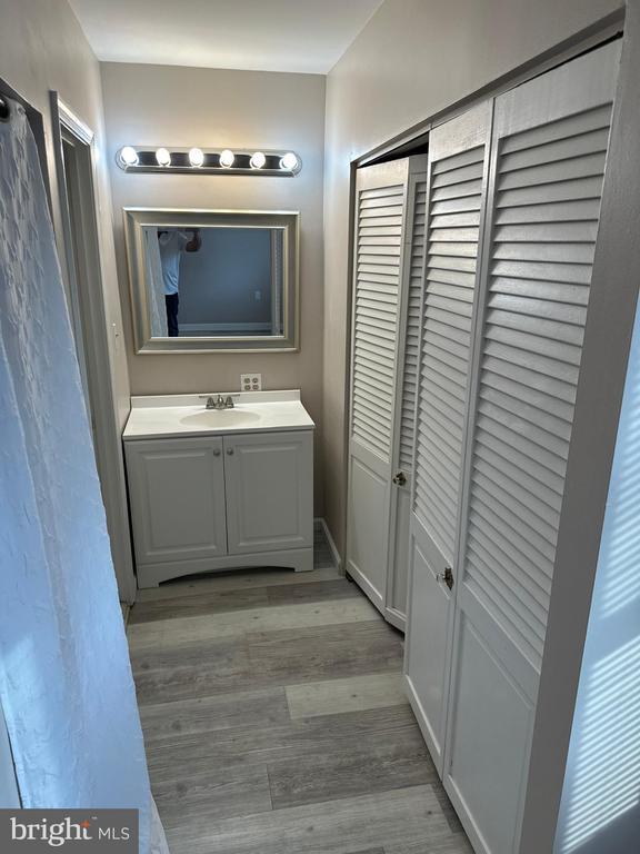 Building Photo - 6521 Gildar St