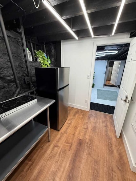 Building Photo - 82 W Broadway