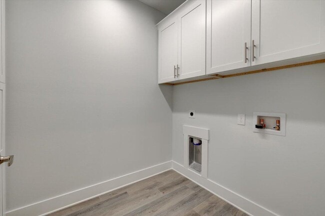 Building Photo - 14 Alexander Way