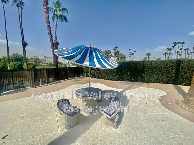 Building Photo - 5300 E Waverly Dr