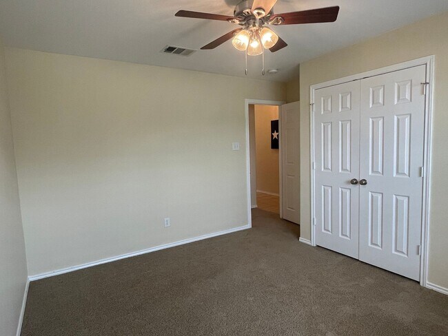 Building Photo - 3 BEDROOM, BELTON ISD