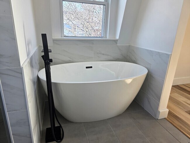 Building Photo - 84 Dudley St