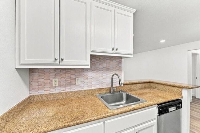 Building Photo - 2695 Somerset Park Cir
