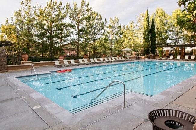 Building Photo - Charming 3-Bedroom Irvine Condo with Attached Garage and Community Amenities