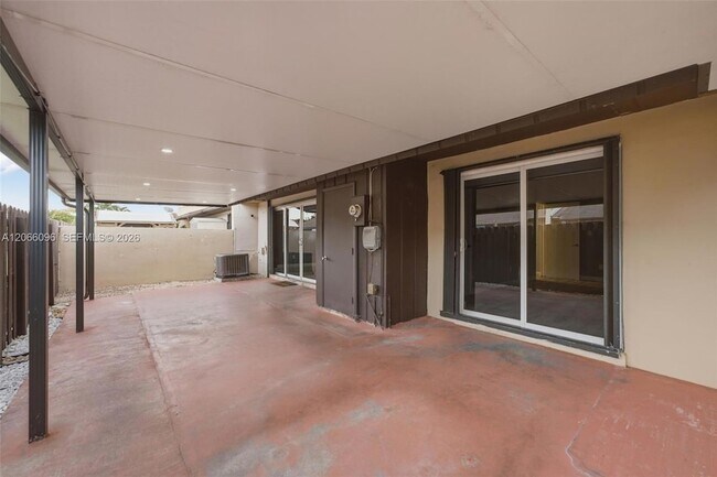 Building Photo - 11601 SW 123rd Ave