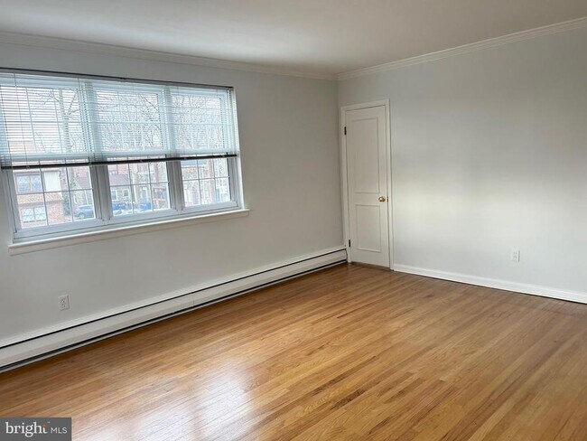 Building Photo - 1223 Drexel Ave