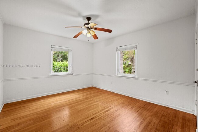Building Photo - 410 Minorca Ave