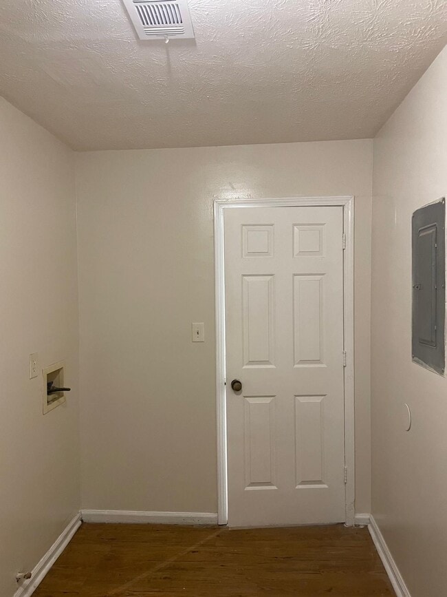 Building Photo - Conyers Duplex