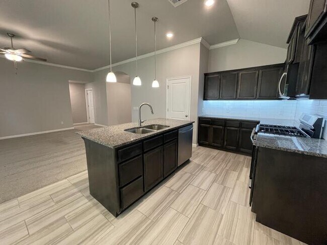 Building Photo - 1105 Osprey Dr