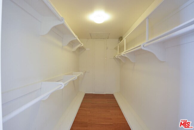 Building Photo - 3119 Hutton Dr