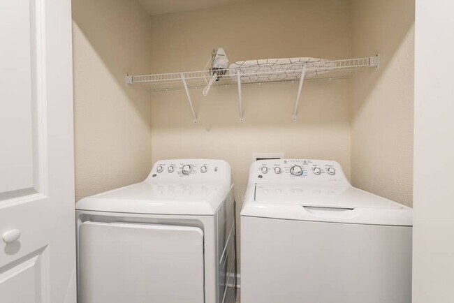 Building Photo - 4816 Love Storey Ln