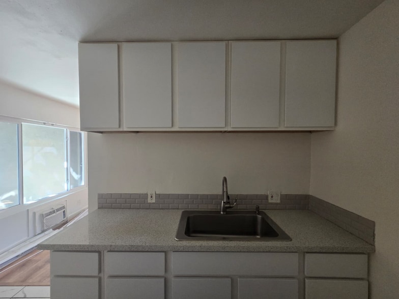 Building Photo - 11820 Hart St