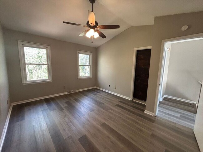 Building Photo - 2404 Quail Hollow Ct