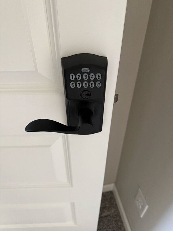 Building Photo - 6413 SE 84th St