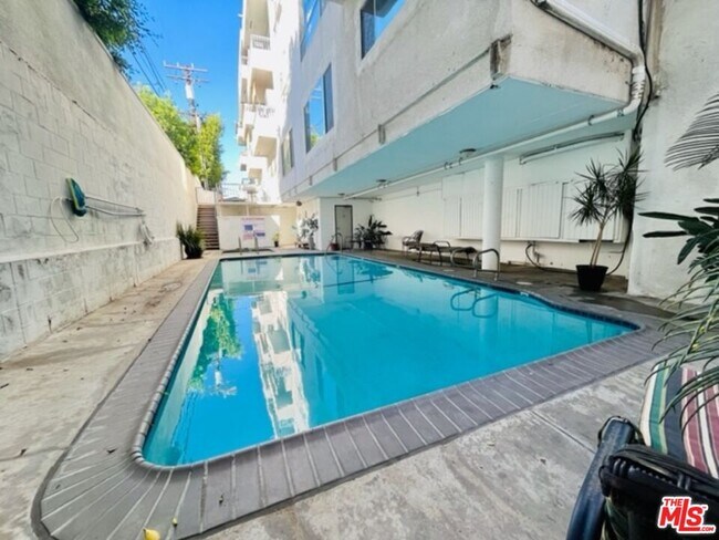 Building Photo - 221 S Gale Dr