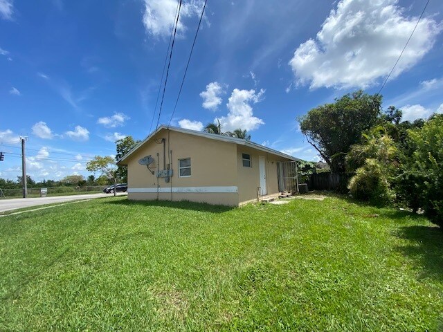 Building Photo - 2746 Johnson St