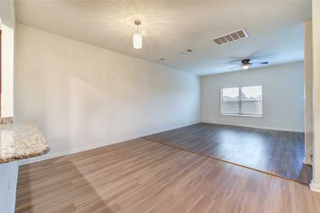 Building Photo - 3001 Iron Woods Dr