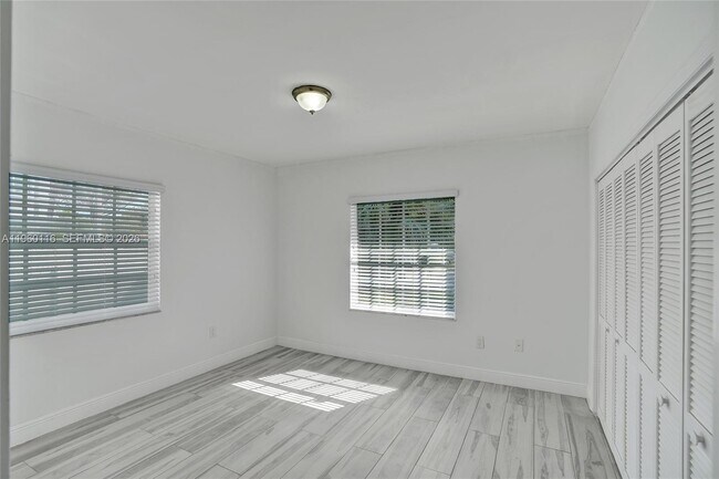 Building Photo - 5721 SW 11th St