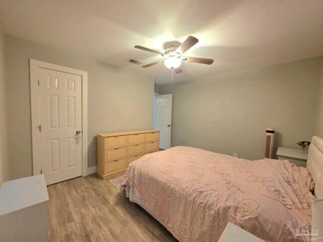 Building Photo - 18 Milton Rd