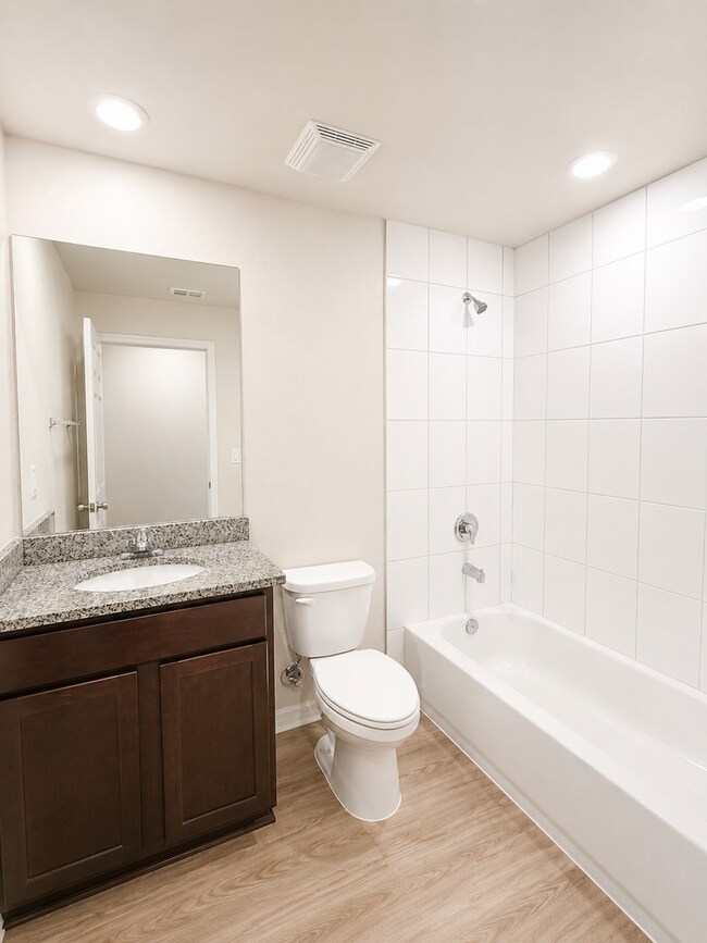Building Photo - Modern Duplex Available Now