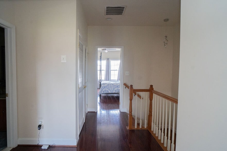 Upstairs Hallway - 604 Kingfisher Ave