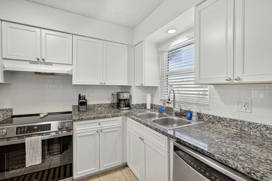 Building Photo - 153 Vista Hermosa Cir