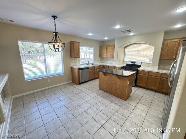 Building Photo - 10876 Fishers Island St