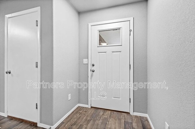 Building Photo - 234 E Anabranch Ct