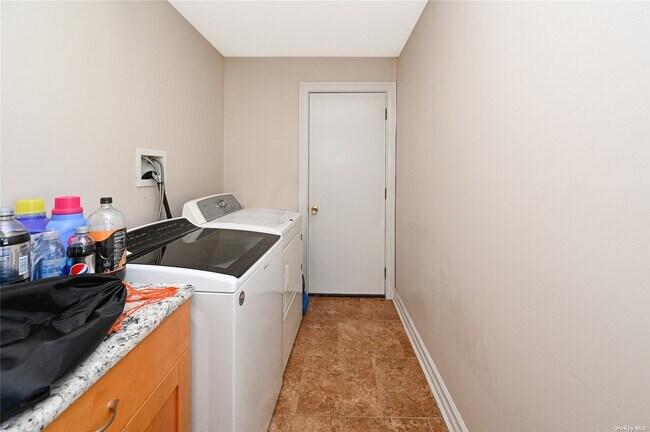 Building Photo - 316 Kimberly Pl