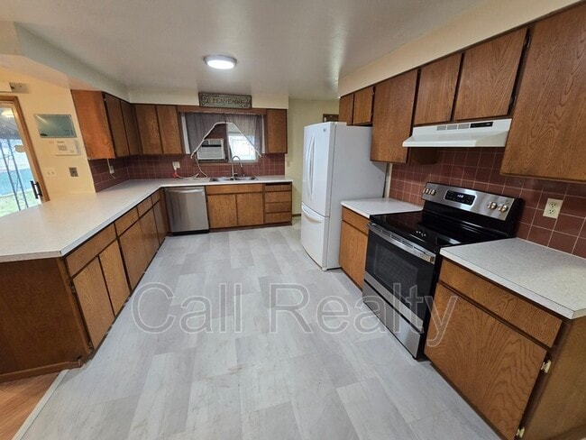 Building Photo - 4023 N Argonne Rd