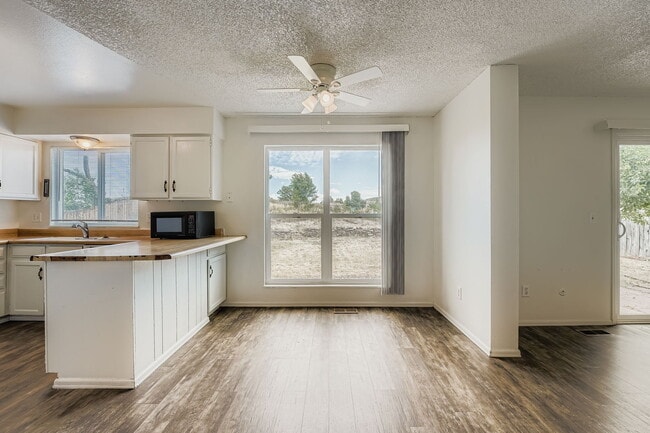 Building Photo - 122 Crawford Cir
