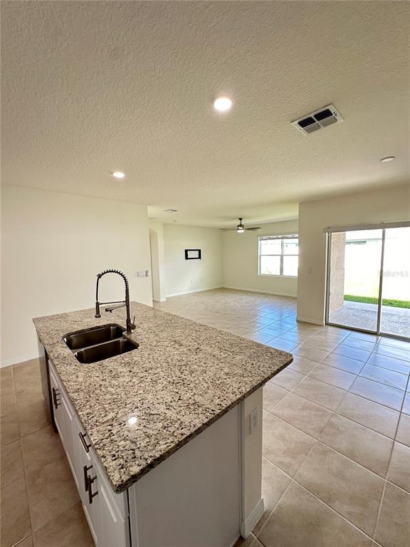 Building Photo - 1987 Cacutta Wy