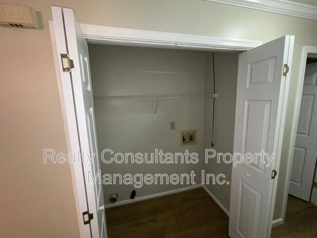 Building Photo - 6609 Poplar Grove Trail