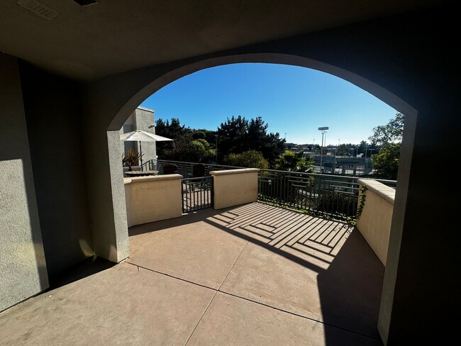 Building Photo - Great Carmel Valley Rental