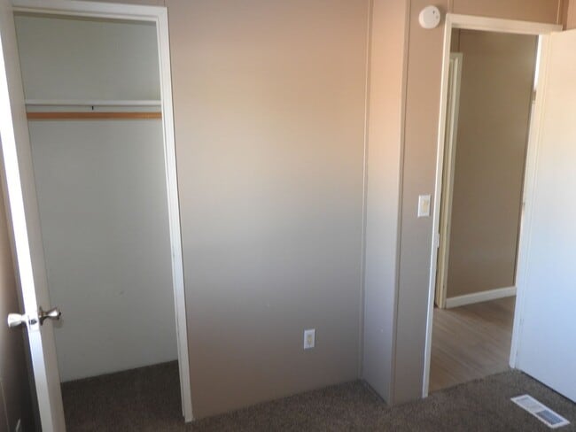 Building Photo - Large double lot with three bedroom manufa...