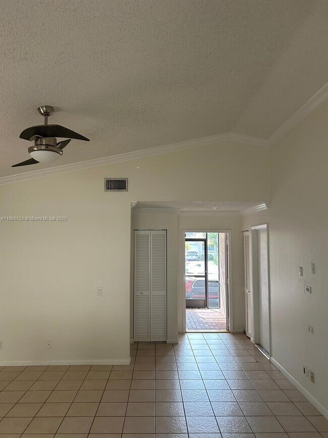 Building Photo - 1334 Seagrape Cir