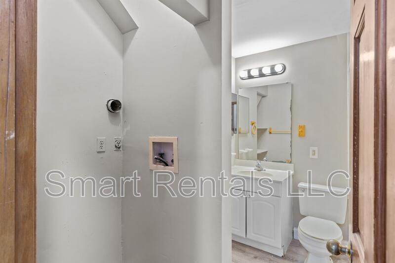 Building Photo - 3831 McRee Ave