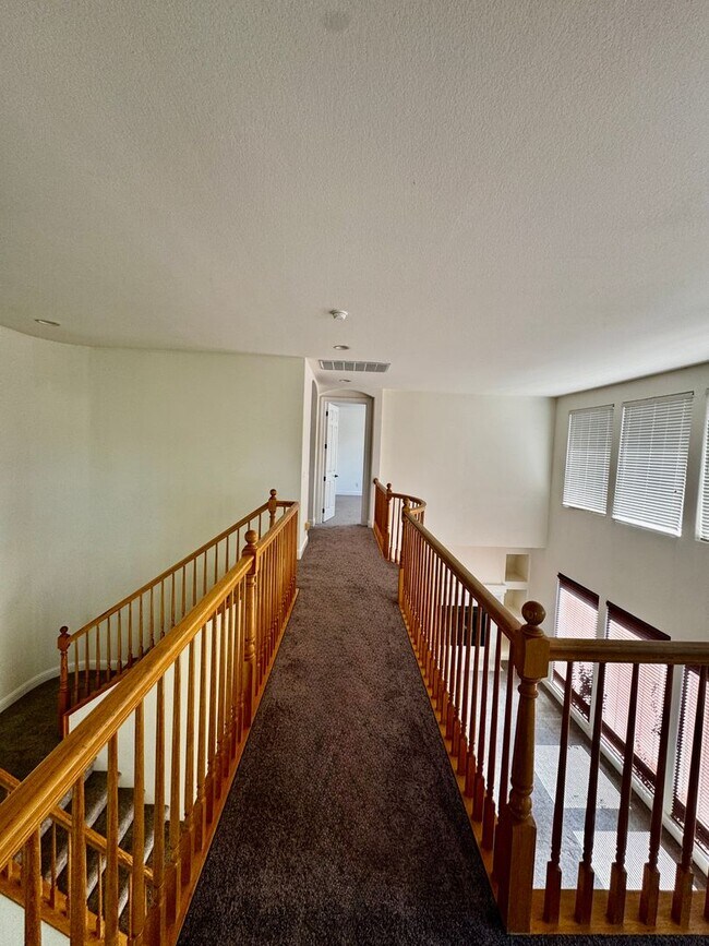 Building Photo - Fabulous Serrano Home