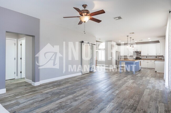 Building Photo - Beautiful Two-Story Home Located in Missio...