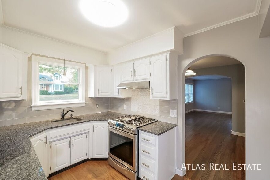 Building Photo - 4631 W 62nd Terrace