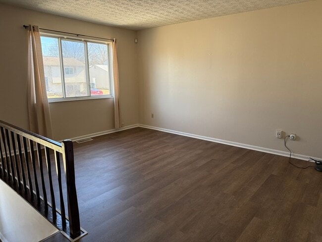 Building Photo - Charming 3 bed, 1.5 bath home!