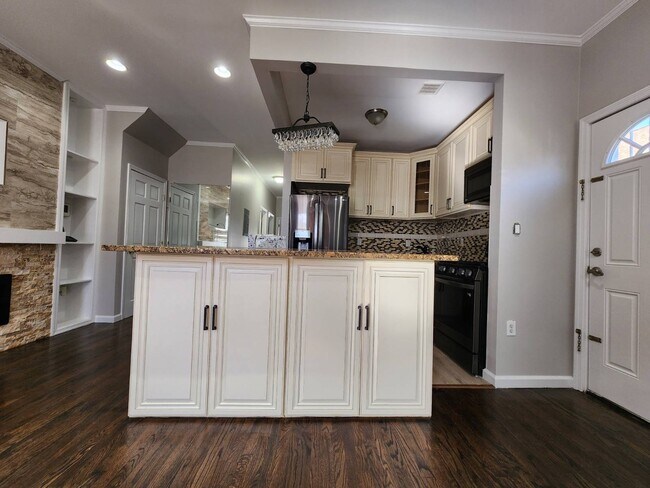 Building Photo - 176-31 130th Ave